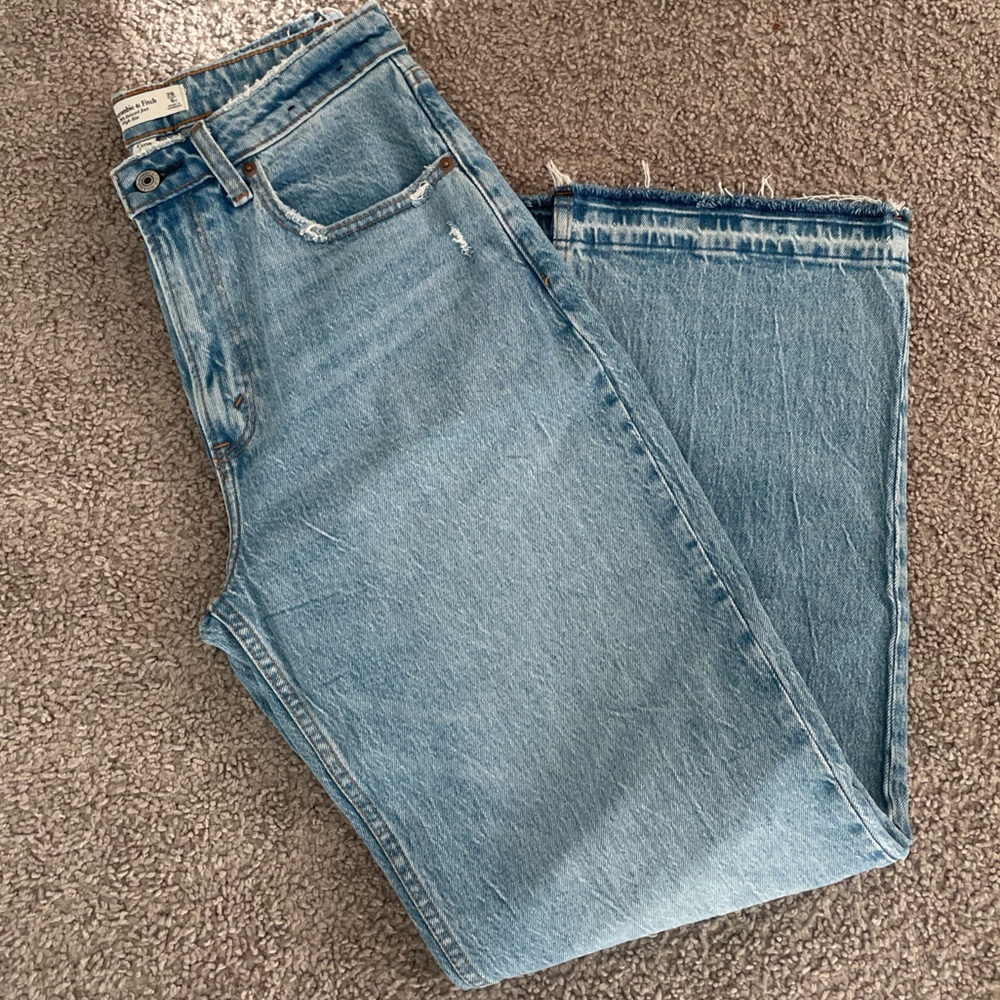 Abercrombie High Rise 90s Relaxed Jean